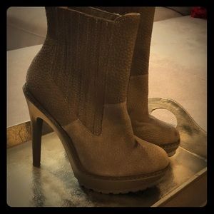 BCBG grey boots